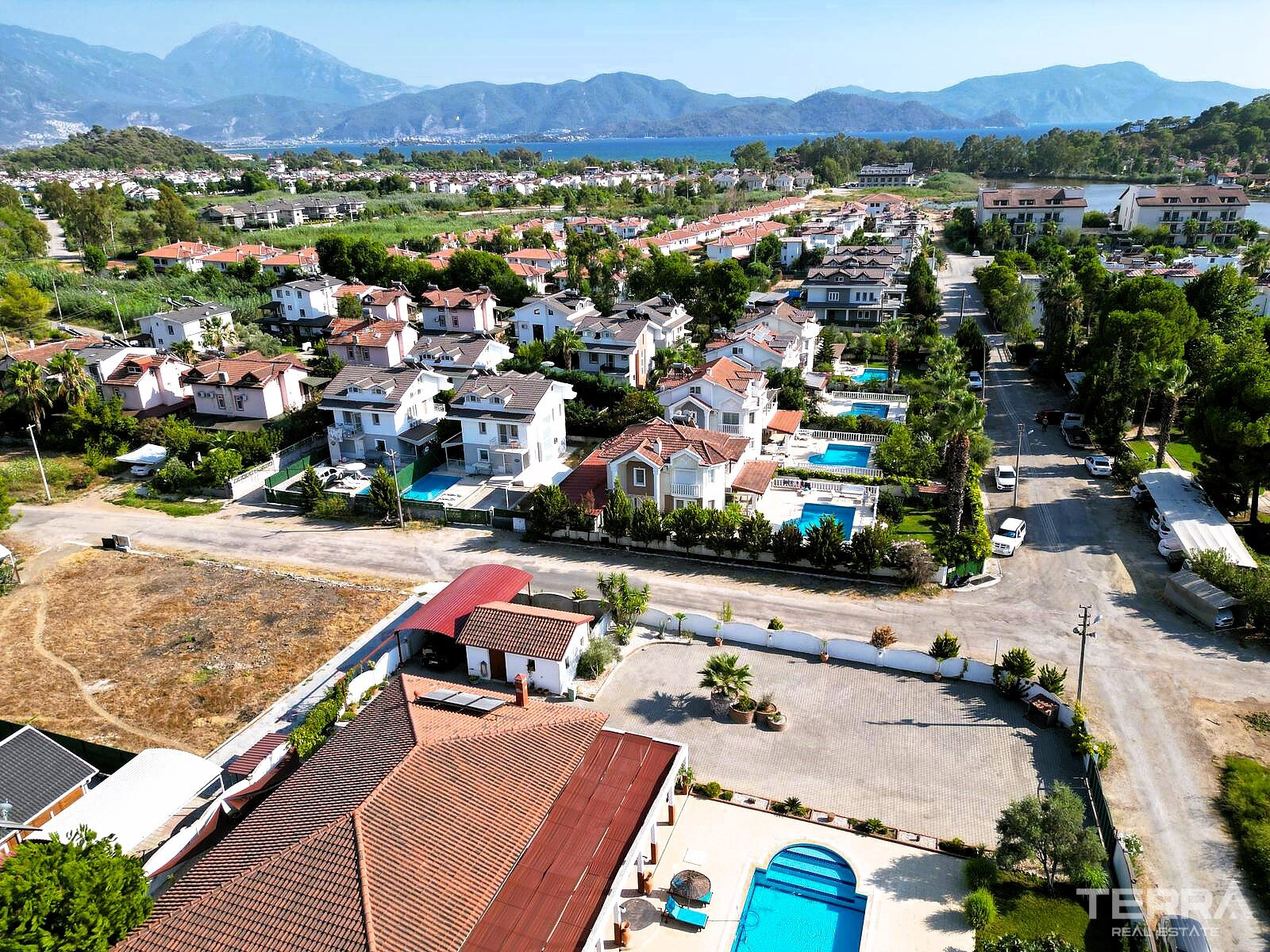 Bungalow-Style Villa for Sale Near the Beach in Fethiye, Muğla, Turkey - 135744