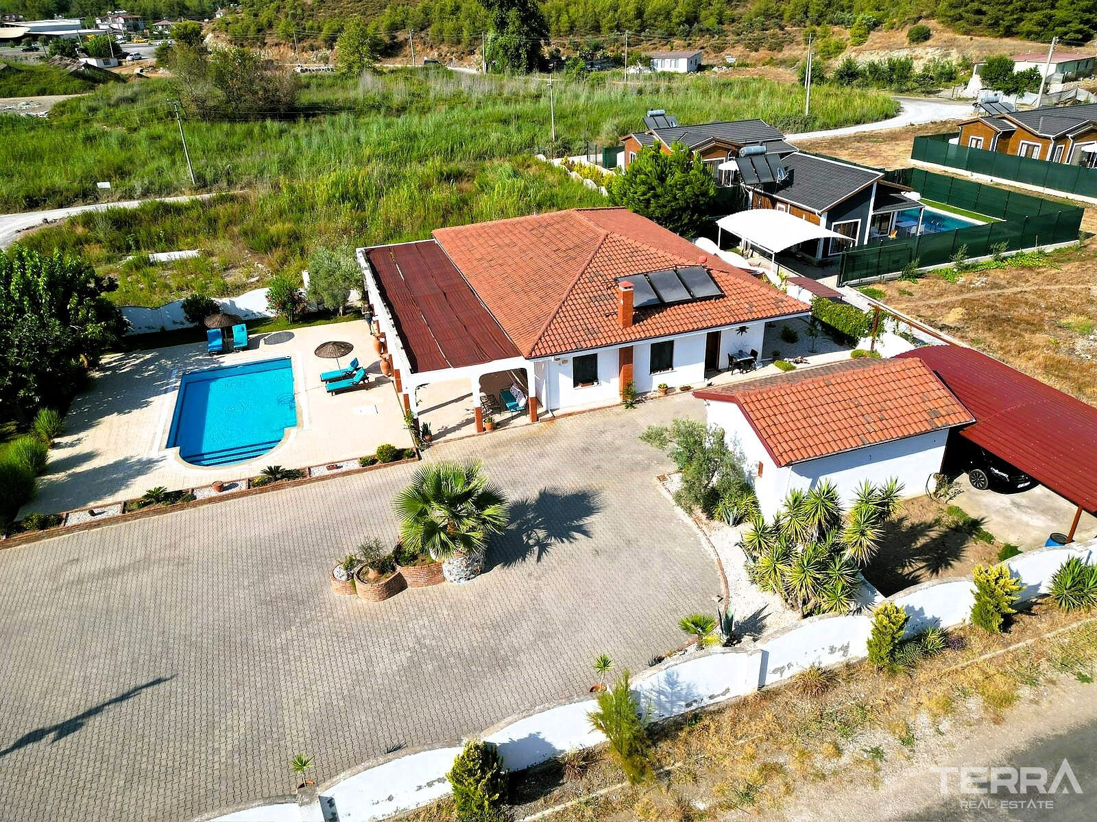Bungalow-Style Villa for Sale Near the Beach in Fethiye, Muğla, Turkey - 135749