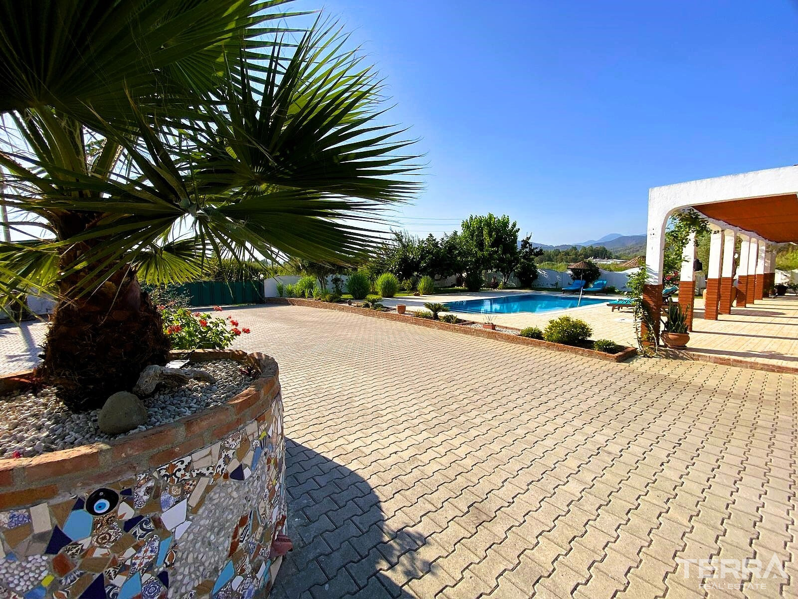Bungalow-Style Villa for Sale Near the Beach in Fethiye, Muğla, Turkey - 135750