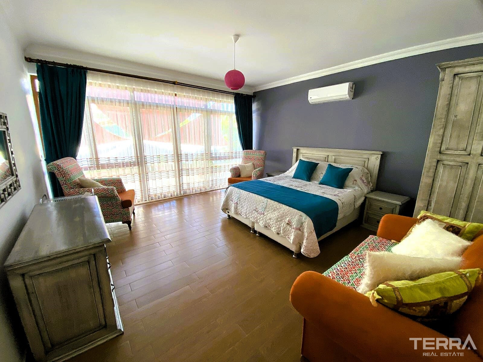 Bungalow-Style Villa for Sale Near the Beach in Fethiye, Muğla, Turkey - 135760