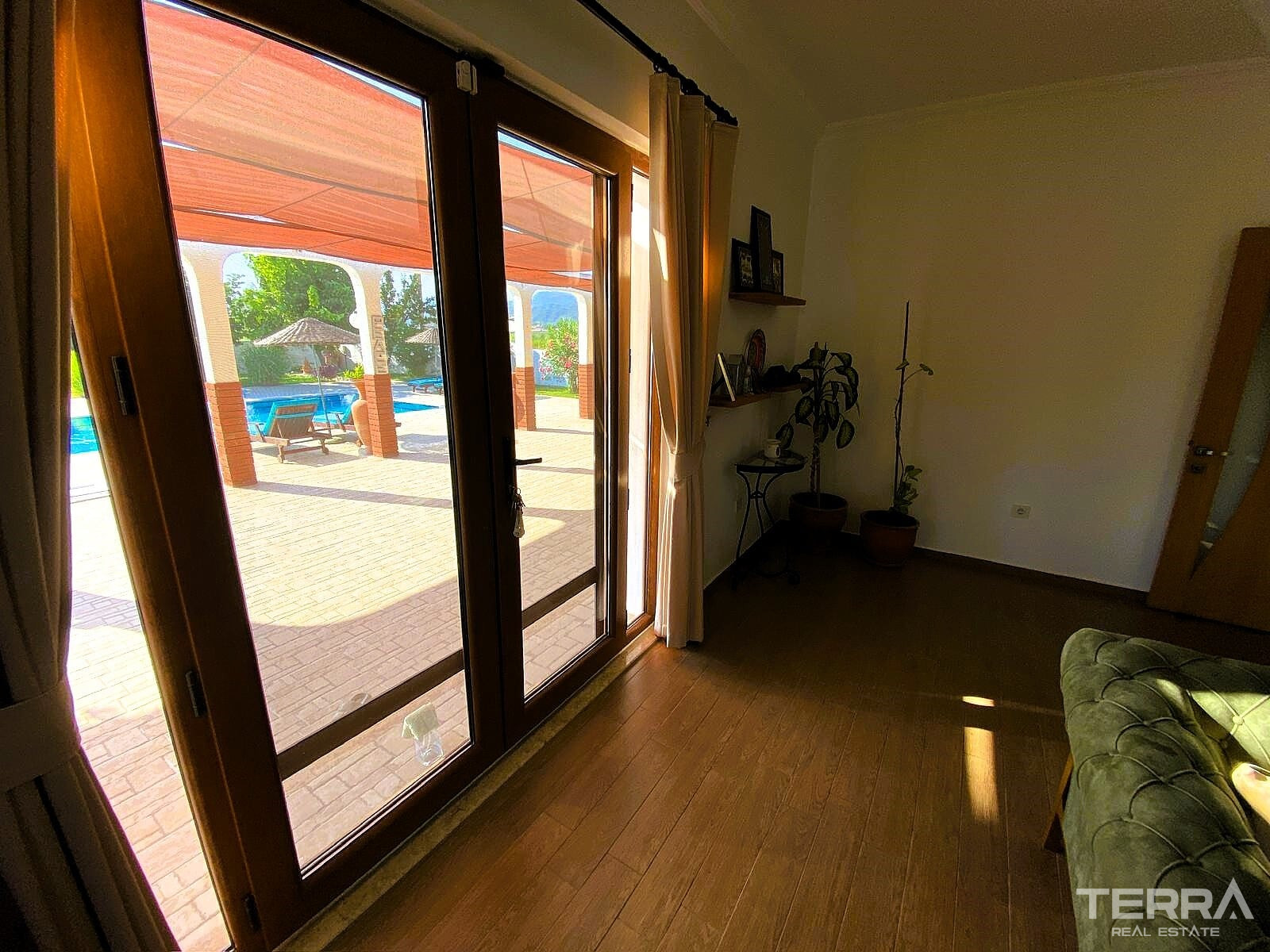 Bungalow-Style Villa for Sale Near the Beach in Fethiye, Muğla, Turkey - 135764