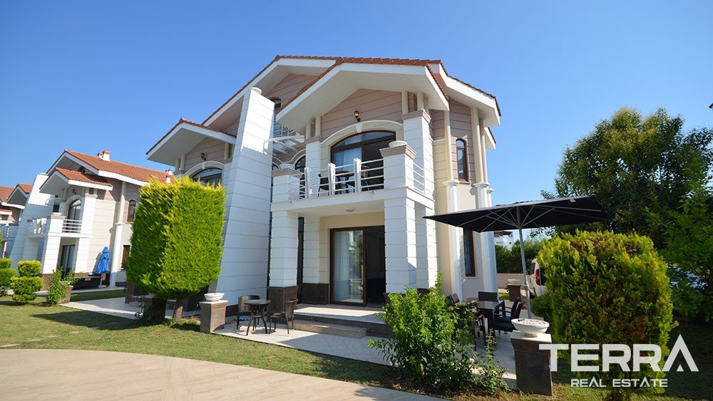 Belek'te Golf Sahasına Yakın Havuzlu Site İçinde Mobilyalı Villalar - 59573