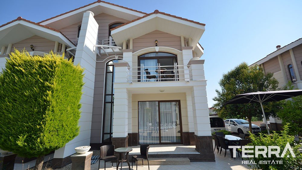Belek'te Golf Sahasına Yakın Havuzlu Site İçinde Mobilyalı Villalar - 59577