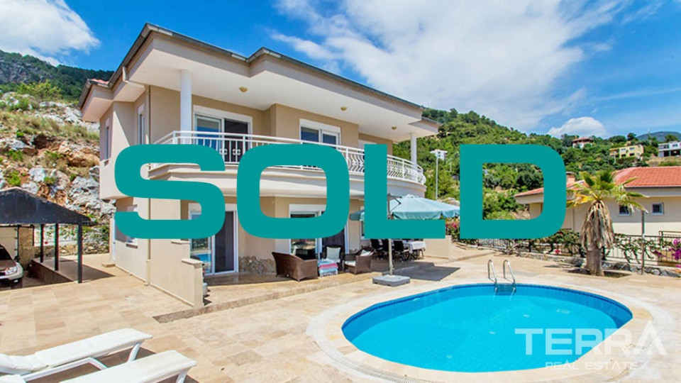 Villa with private swimming pool for sale in Alanya, Oba