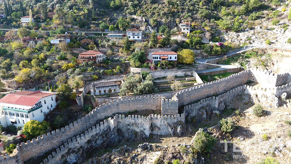 Exclusive mansion for sale in the historical Alanya Castle - 9829