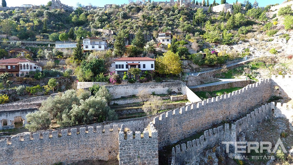 Exclusive mansion for sale in the historical Alanya Castle - 9830