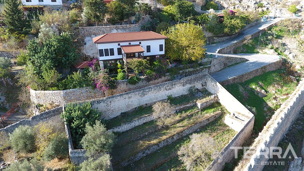 Exclusive mansion for sale in the historical Alanya Castle - 9831