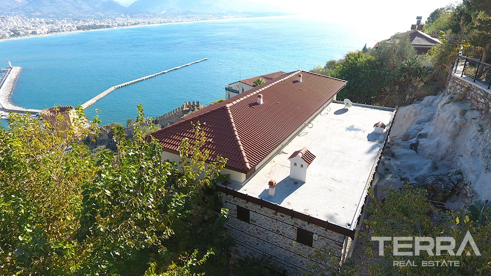 Exclusive mansion for sale in the historical Alanya Castle - 9832