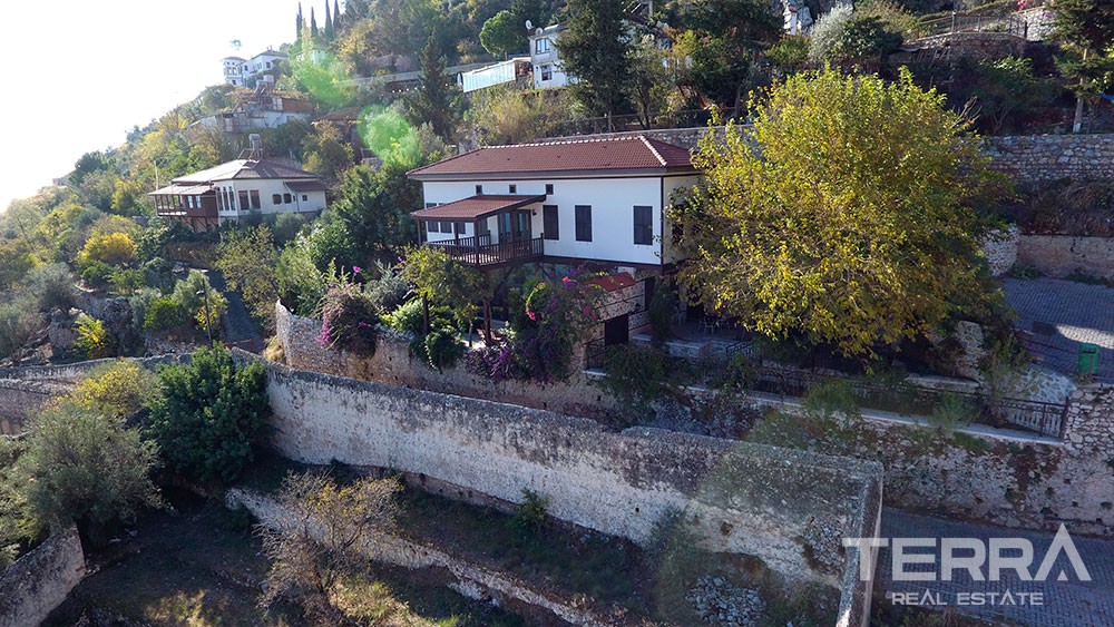 Exclusive mansion for sale in the historical Alanya Castle - 9834