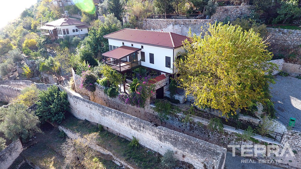 Exclusive mansion for sale in the historical Alanya Castle - 9838