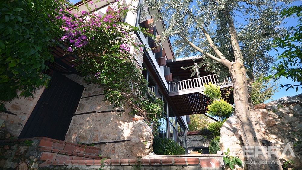 Exclusive mansion for sale in the historical Alanya Castle - 9842