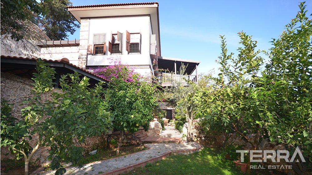 Exclusive mansion for sale in the historical Alanya Castle - 9844