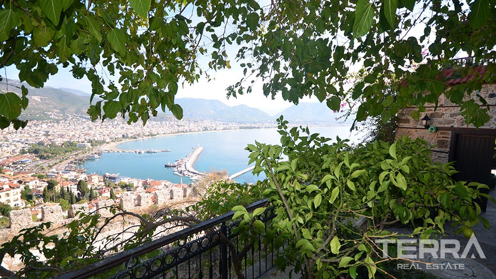 Exclusive mansion for sale in the historical Alanya Castle - 9845
