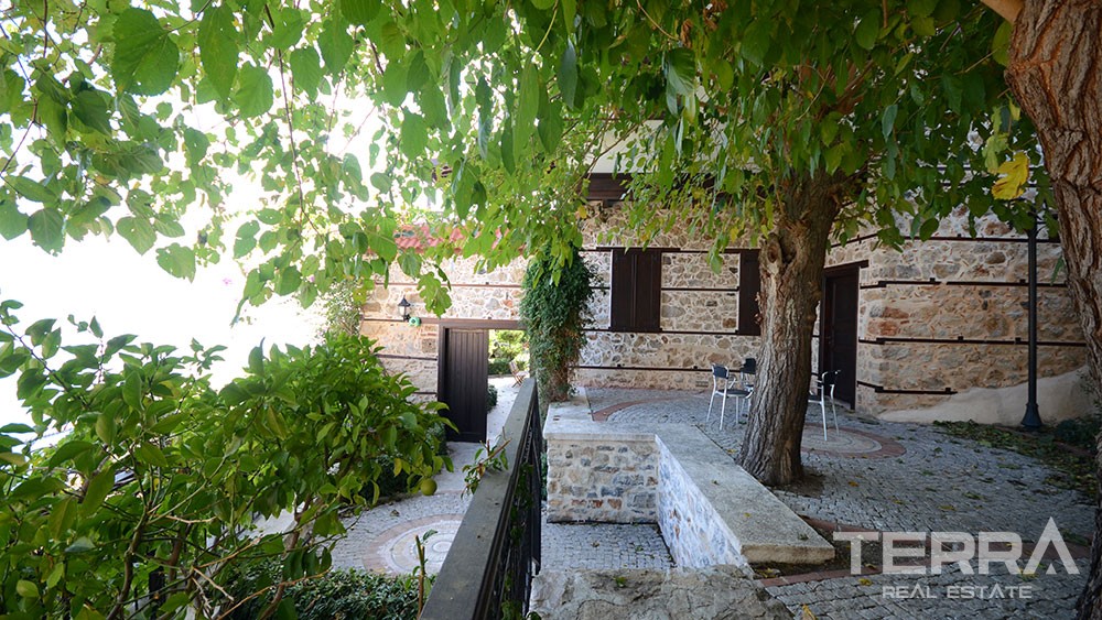 Exclusive mansion for sale in the historical Alanya Castle - 9847