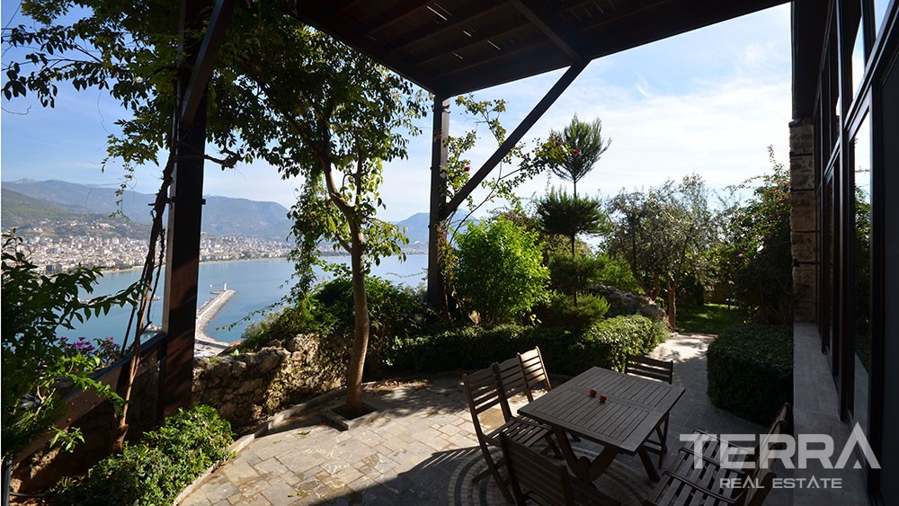Exclusive mansion for sale in the historical Alanya Castle - 9850