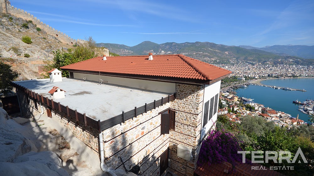 Exclusive mansion for sale in the historical Alanya Castle - 9852