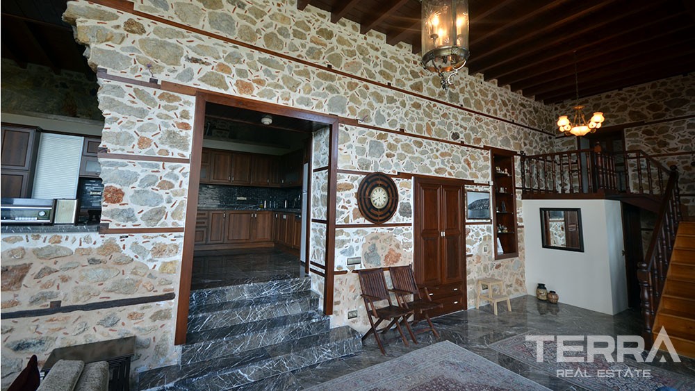 Exclusive mansion for sale in the historical Alanya Castle - 9855