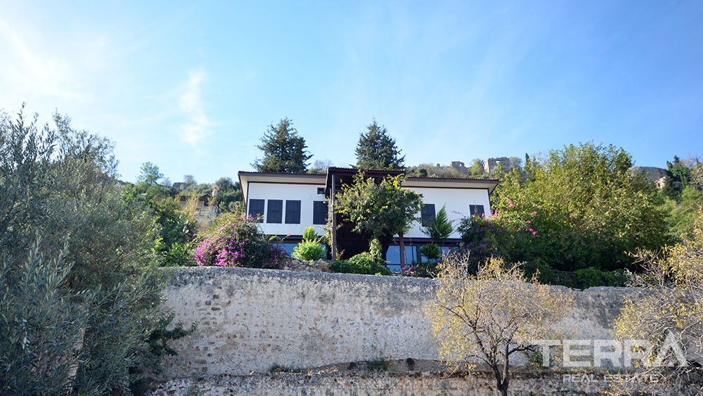 Exclusive mansion for sale in the historical Alanya Castle - 9856
