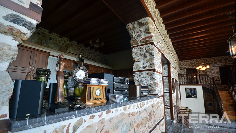 Exclusive mansion for sale in the historical Alanya Castle - 9857