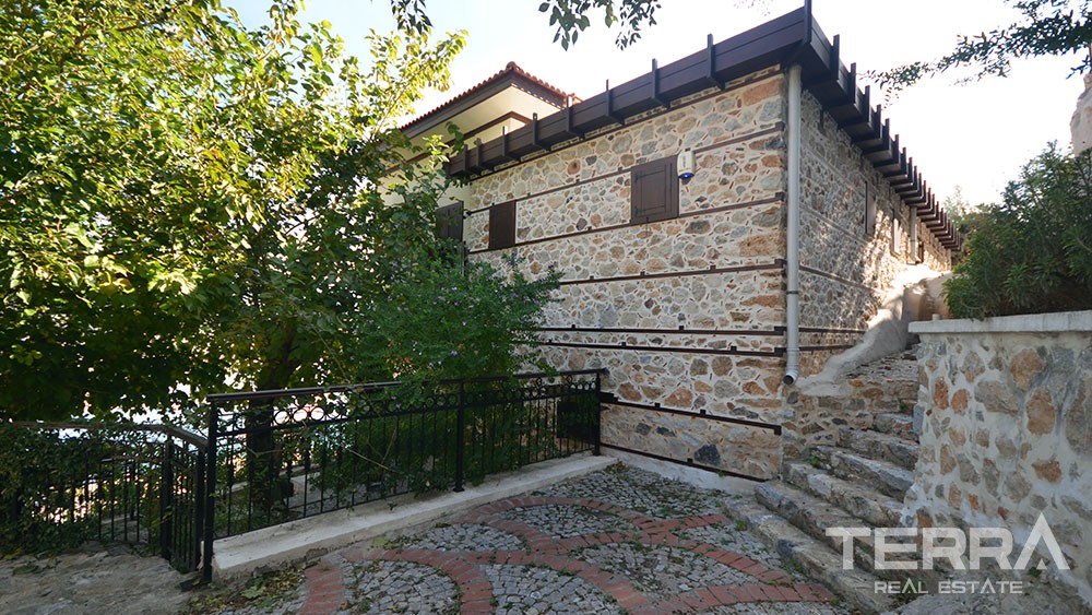Exclusive mansion for sale in the historical Alanya Castle - 9858