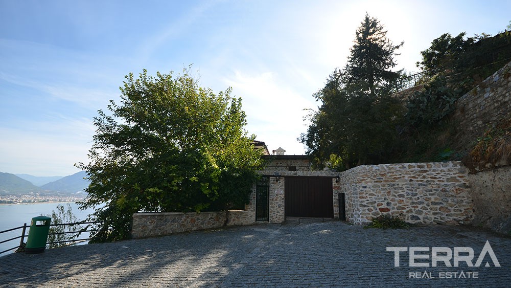 Exclusive mansion for sale in the historical Alanya Castle - 9861