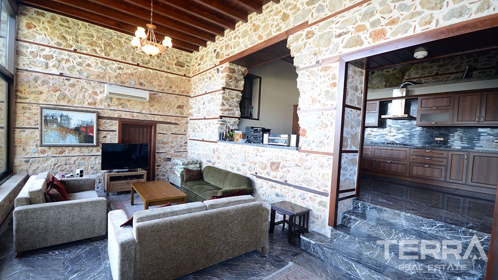 Exclusive mansion for sale in the historical Alanya Castle - 9875