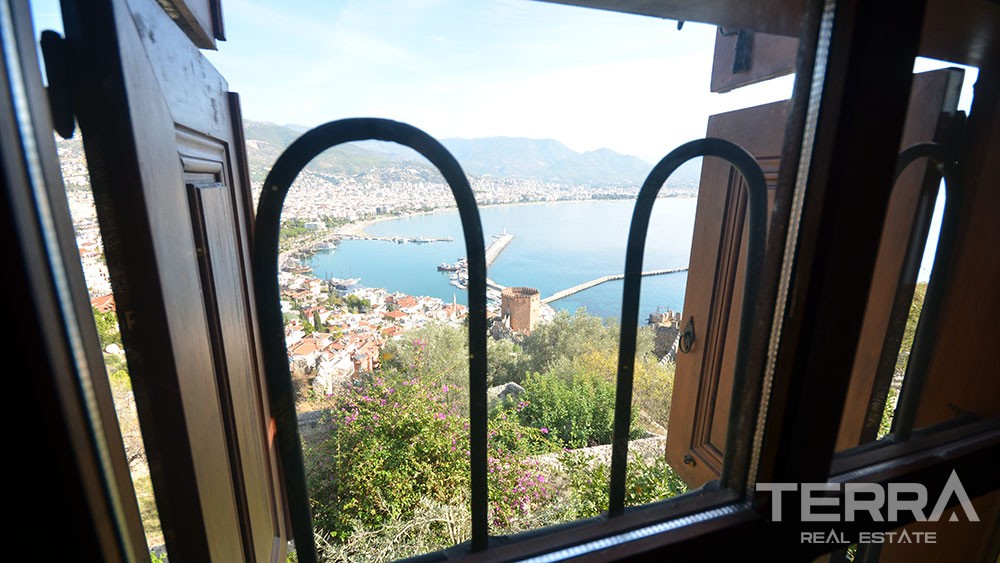 Exclusive mansion for sale in the historical Alanya Castle - 9878