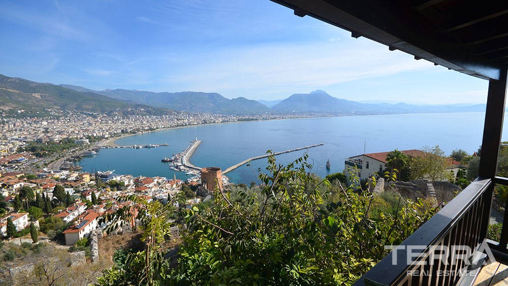 Exclusive mansion for sale in the historical Alanya Castle - 9883