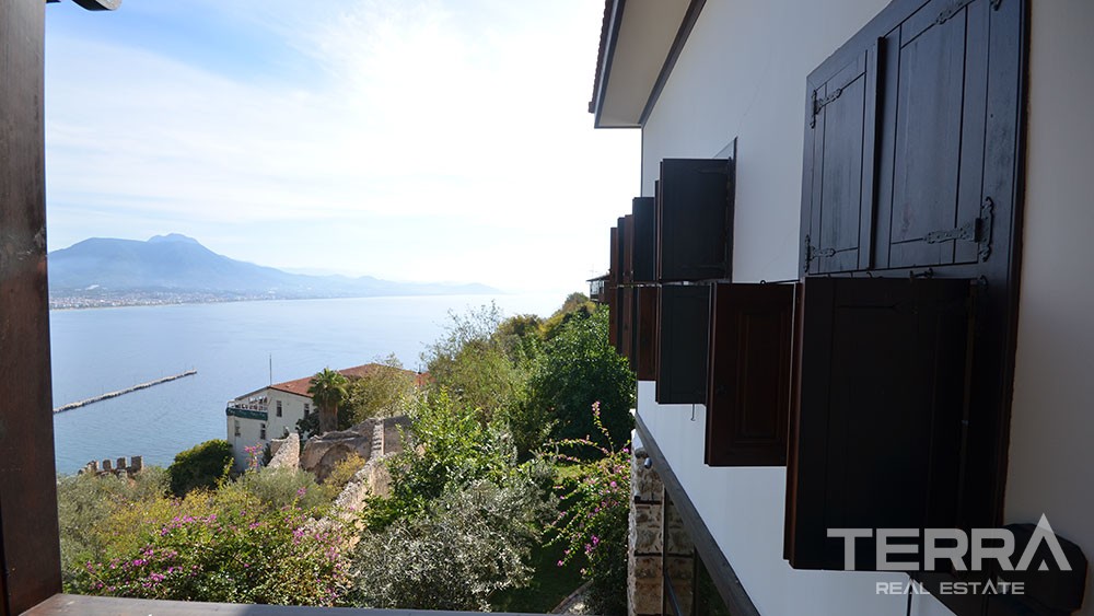 Exclusive mansion for sale in the historical Alanya Castle - 9885