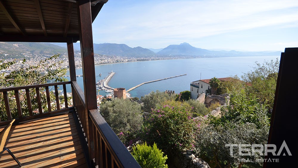 Exclusive mansion for sale in the historical Alanya Castle - 9886