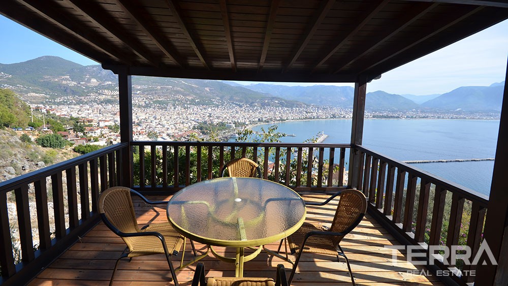 Exclusive mansion for sale in the historical Alanya Castle - 9894