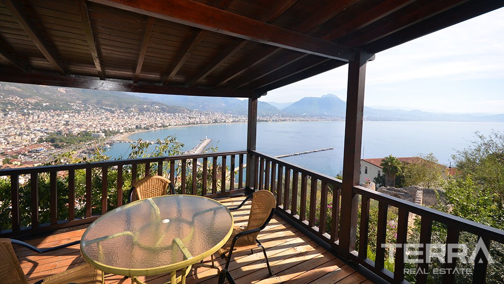 Exclusive mansion for sale in the historical Alanya Castle - 9896