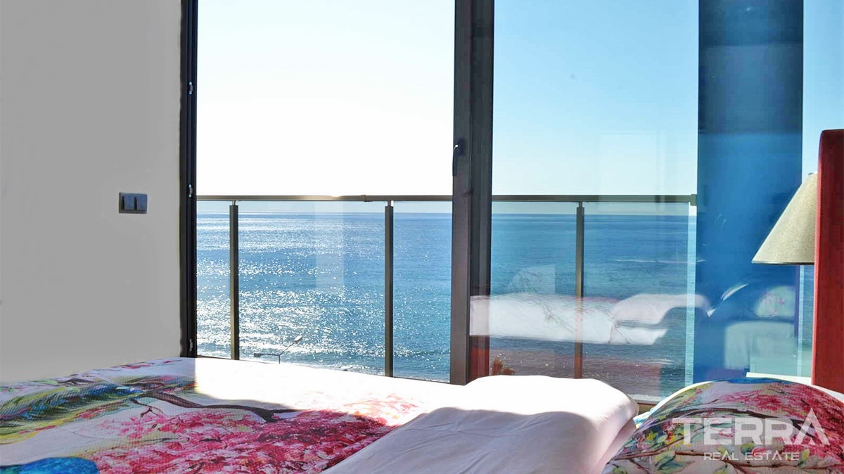 Seafront Apartments for Sale in Alanya, Mahmutlar, Turkey - 35540