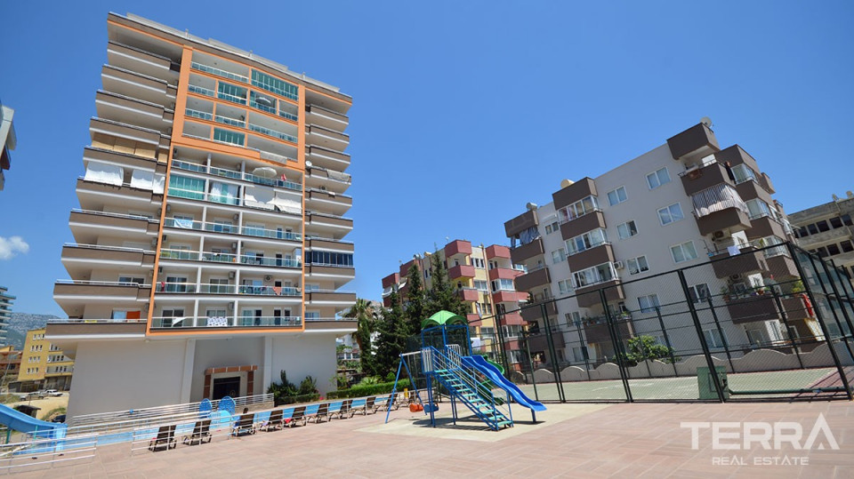 Bargain sea view apartment for sale in Mahmutlar, Alanya