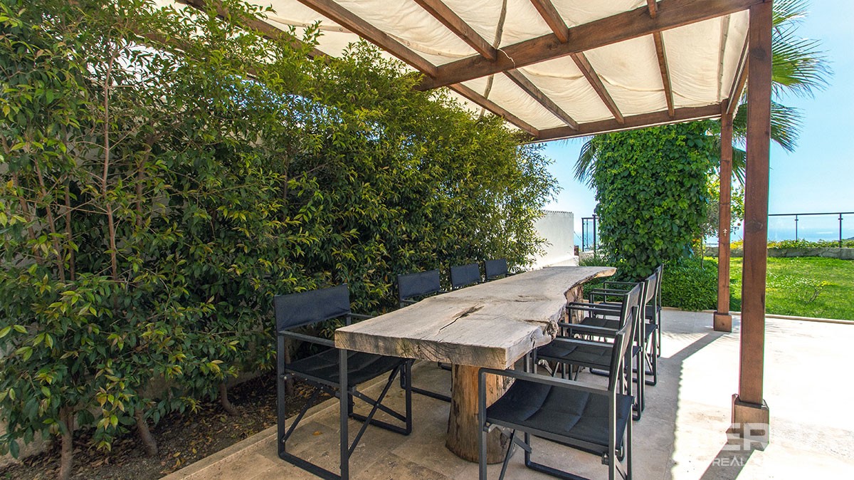 Exclusive detached villa for sale in Alanya with private swimming pool - 11677