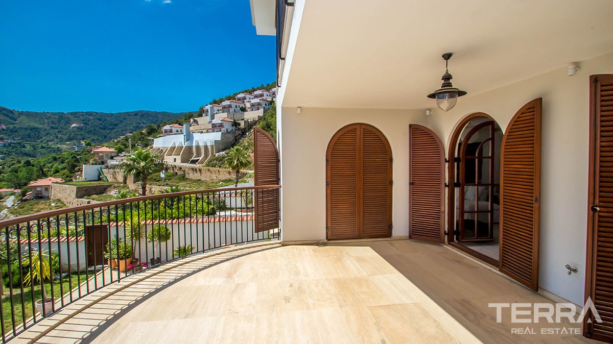 Exclusive detached villa for sale in Alanya with private swimming pool - 11712