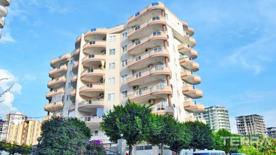 Cheap 2 bedroom apartment for sale in Mahmutlar, Alanya