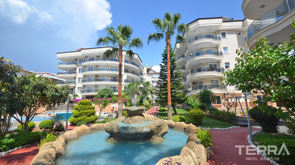 Spacious penthouse for sale in Alanya Oba at popular Flower Garden
