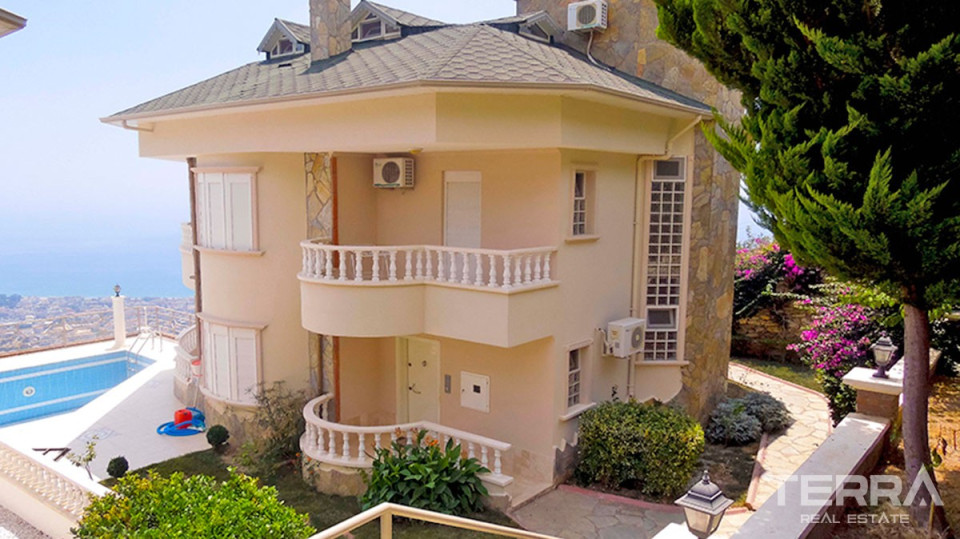 Fully Furnished Sea View Villa for Sale in Alanya with Modern Style