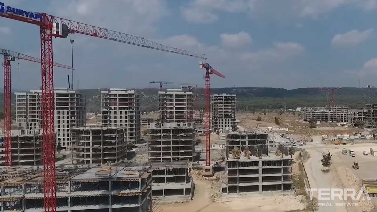 Antalya Apartments in an Impressive Mega Development in Antalya Kepez - 15419