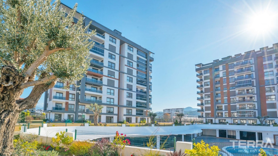 Luxury Apartments in Gazipaşa for Sale near the Beach and City Center