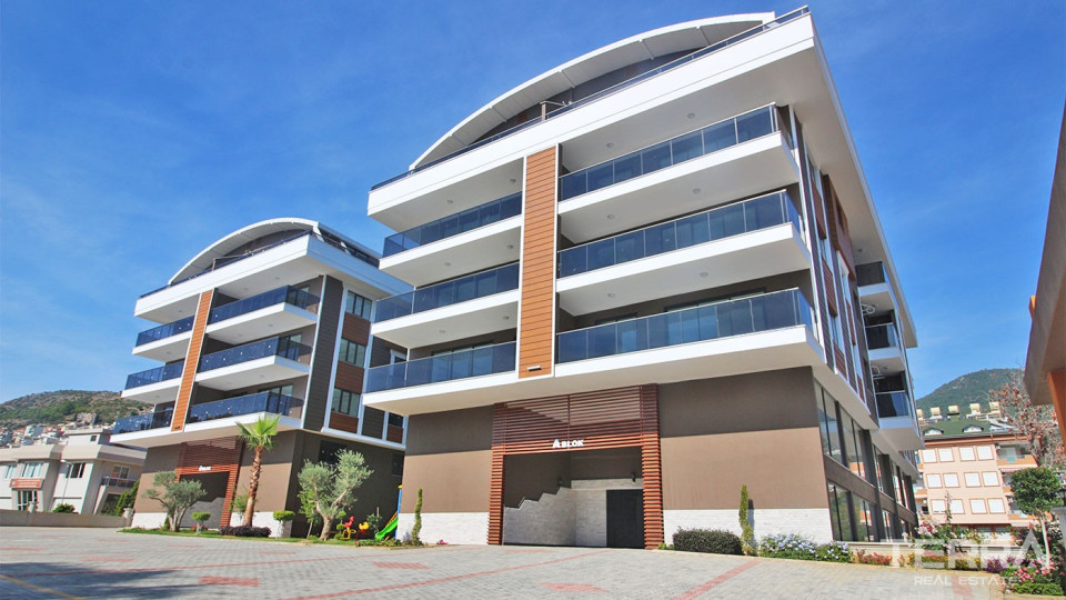 Spacious Apartments in a Low-rise Residential Complex in Alanya Center