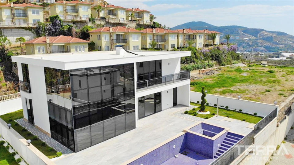 Detached Villas for Sale in Alanya With Swimming Pool