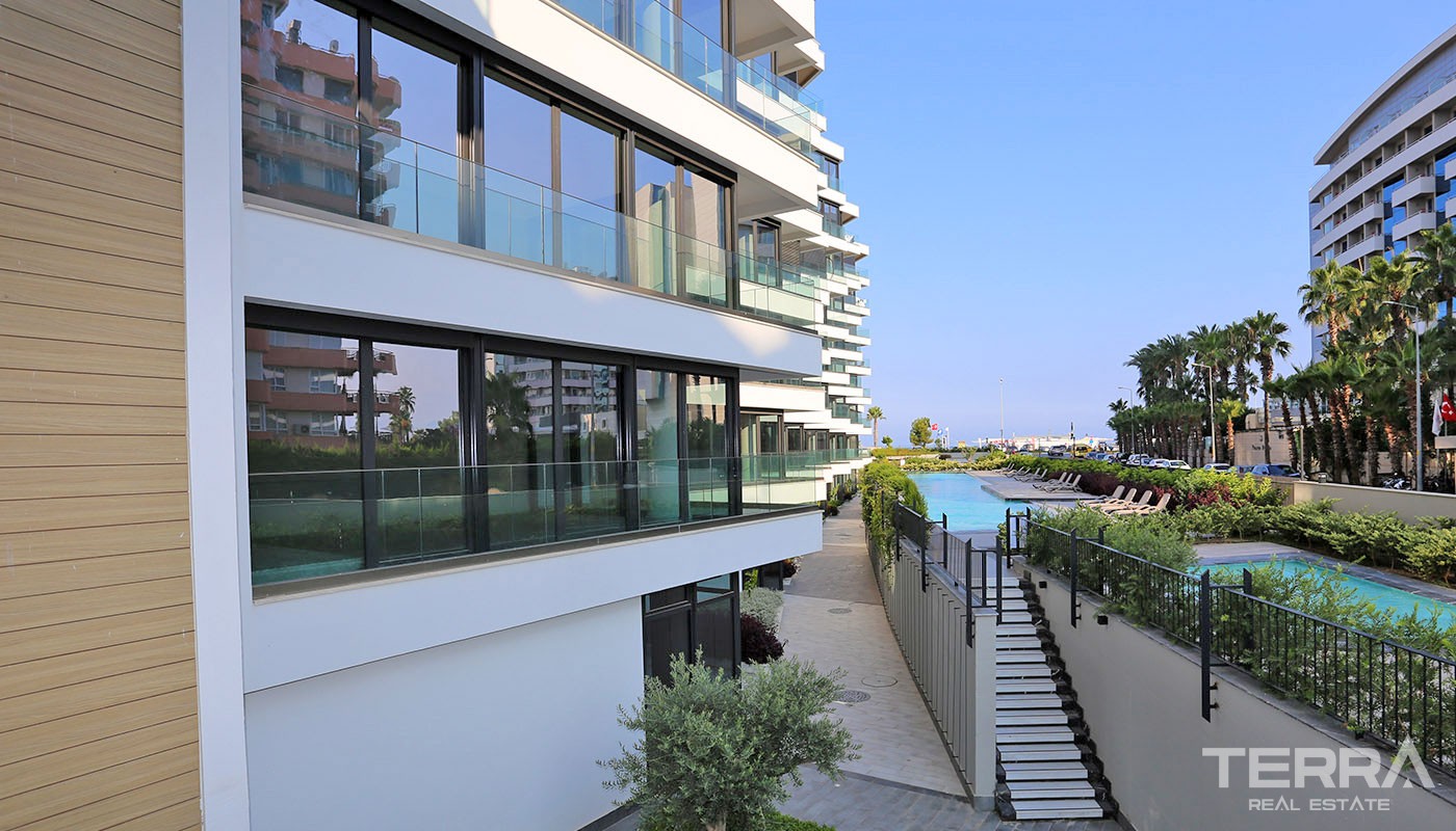 Smartly-Designed Apartments by the Sea in Makiport in Konyaaltı - 37122