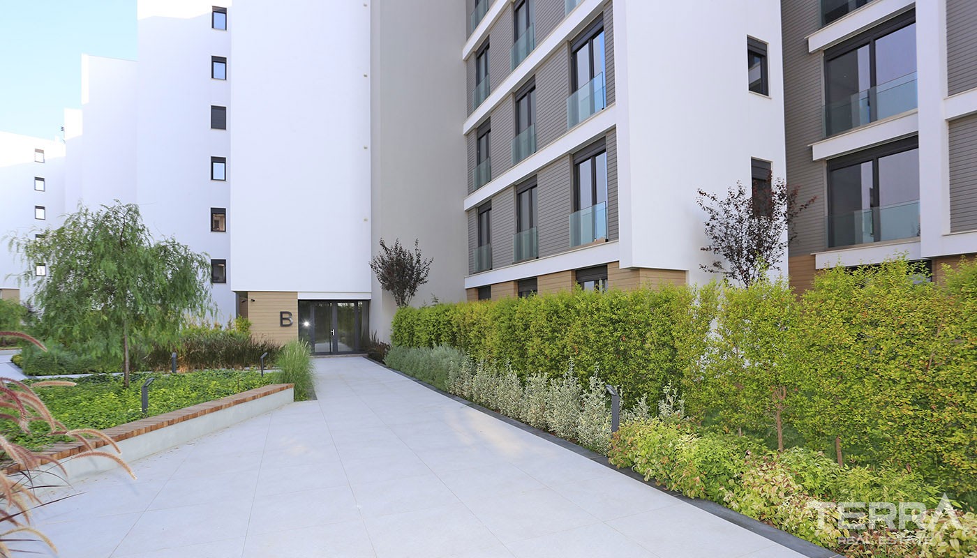 Smartly-Designed Apartments by the Sea in Makiport in Konyaaltı - 37128