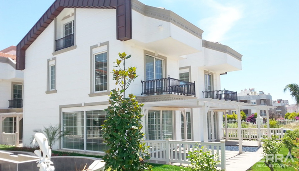 Luxury Villas in Prime Location in Antalya Lara