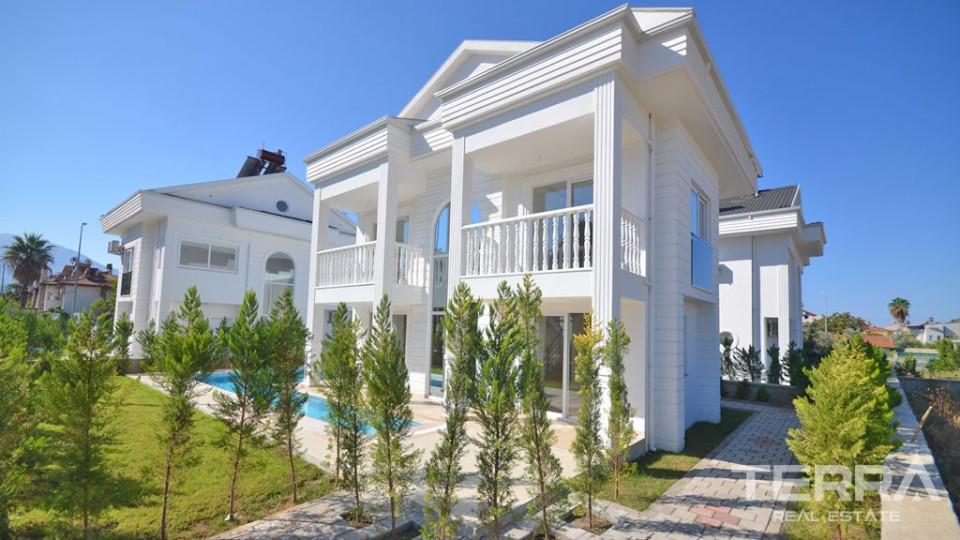Detached House with Private Pool in Fethiye Çalış for Sale